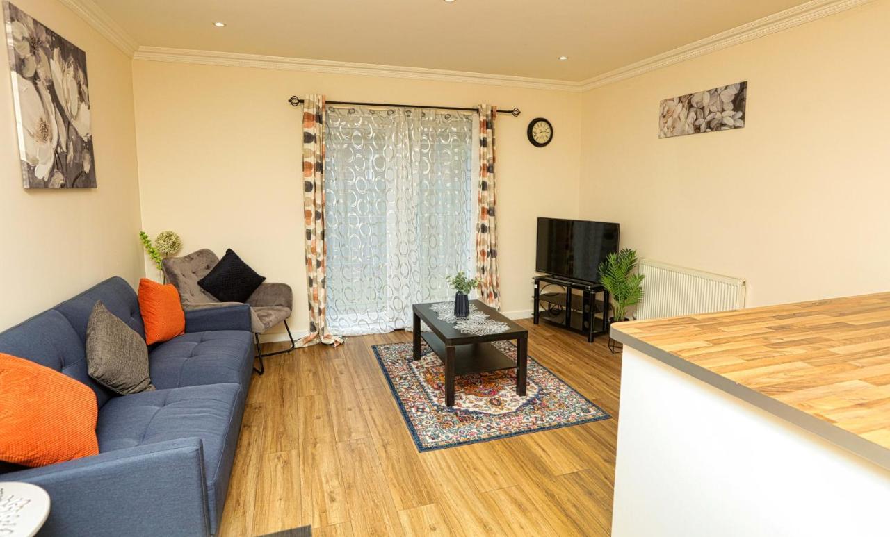 Surespring Apartment Erith Bagian luar foto